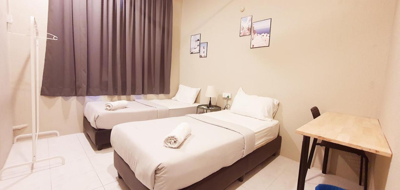 Penginapan4U Near Gurney Paragon George Town Exterior foto